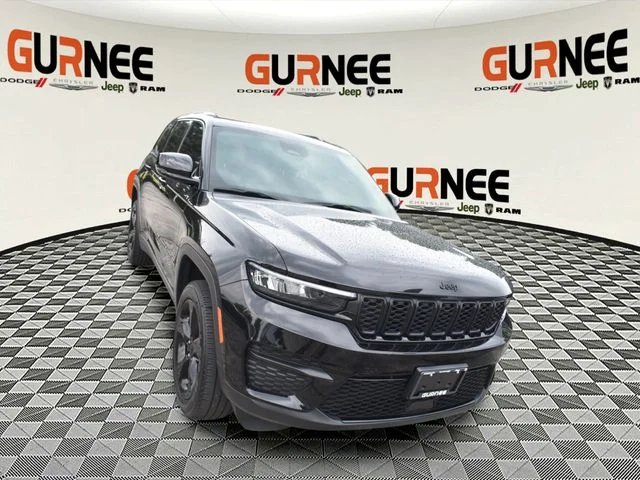 Used 2023 Black Jeep Altitude X image 10