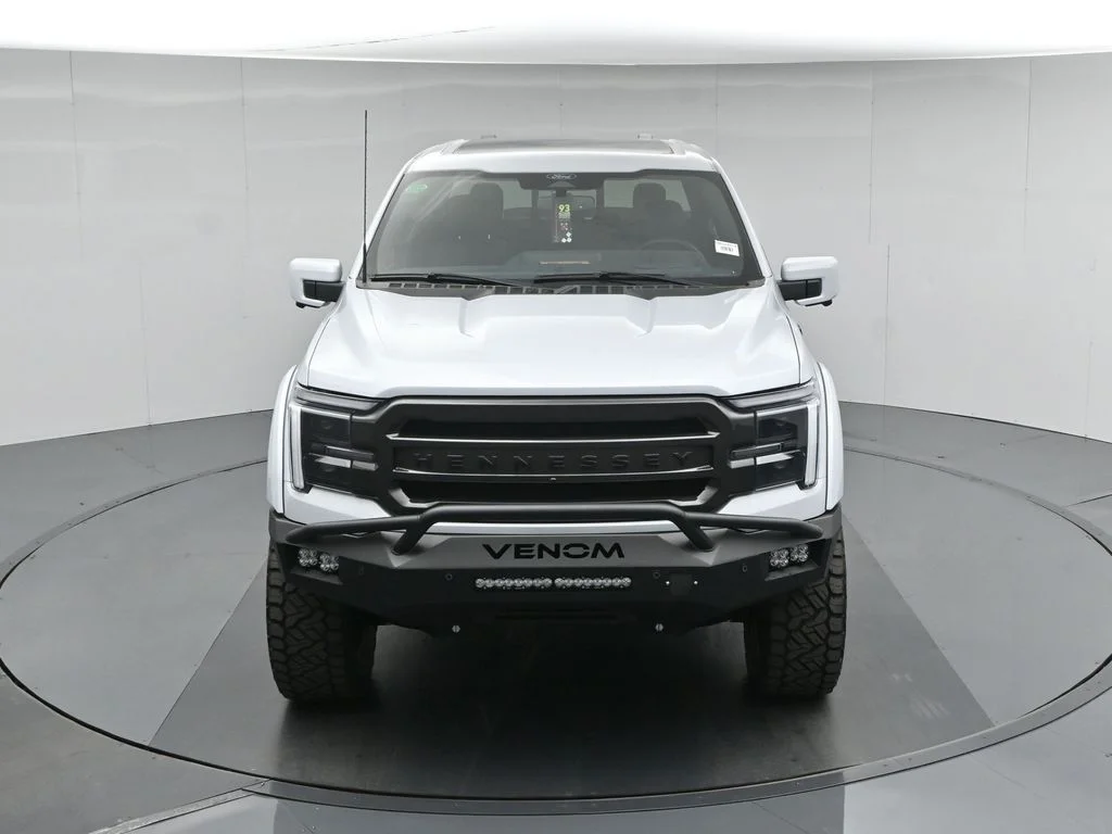 New 2025 White Ford Lariat image 40