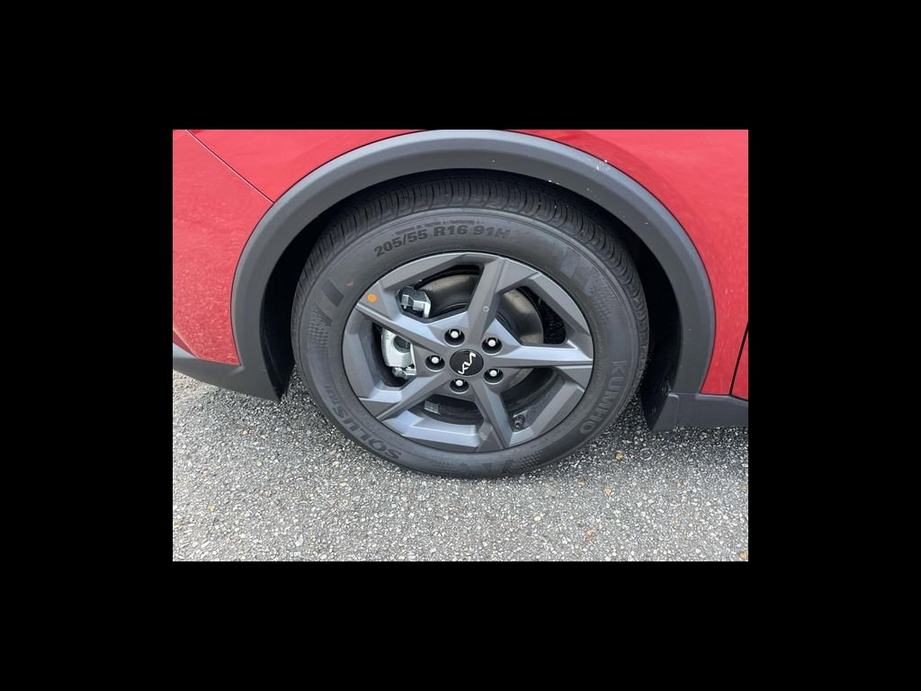 New 2026 Currant Red Kia LXS image 6