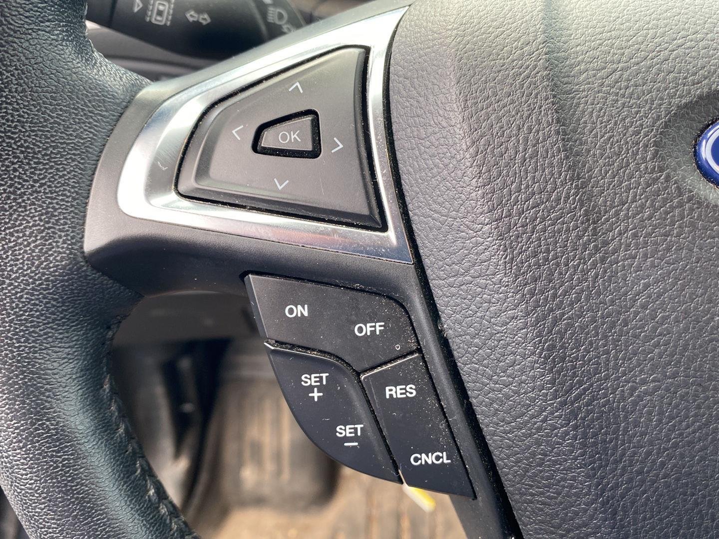 Used 2022 Agate Black Ford SEL image 18