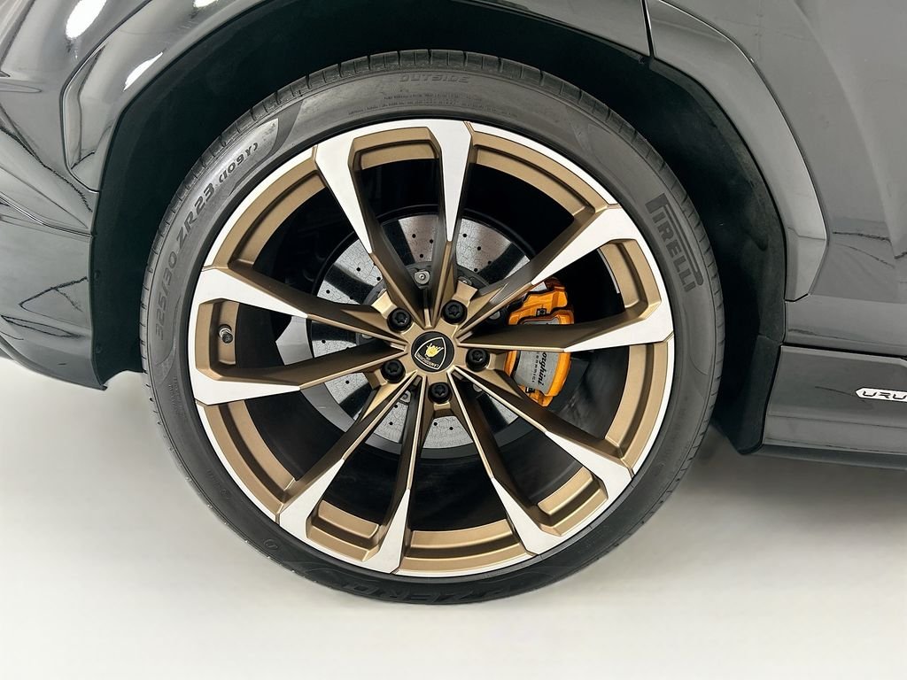 Used 2023 Nero Noctis Metallic Lamborghini S image 32