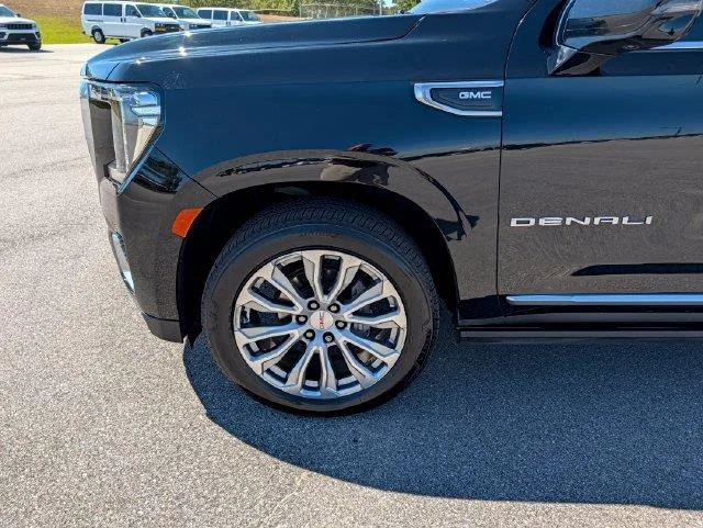 Used 2022 Onyx Black GMC Denali image 27