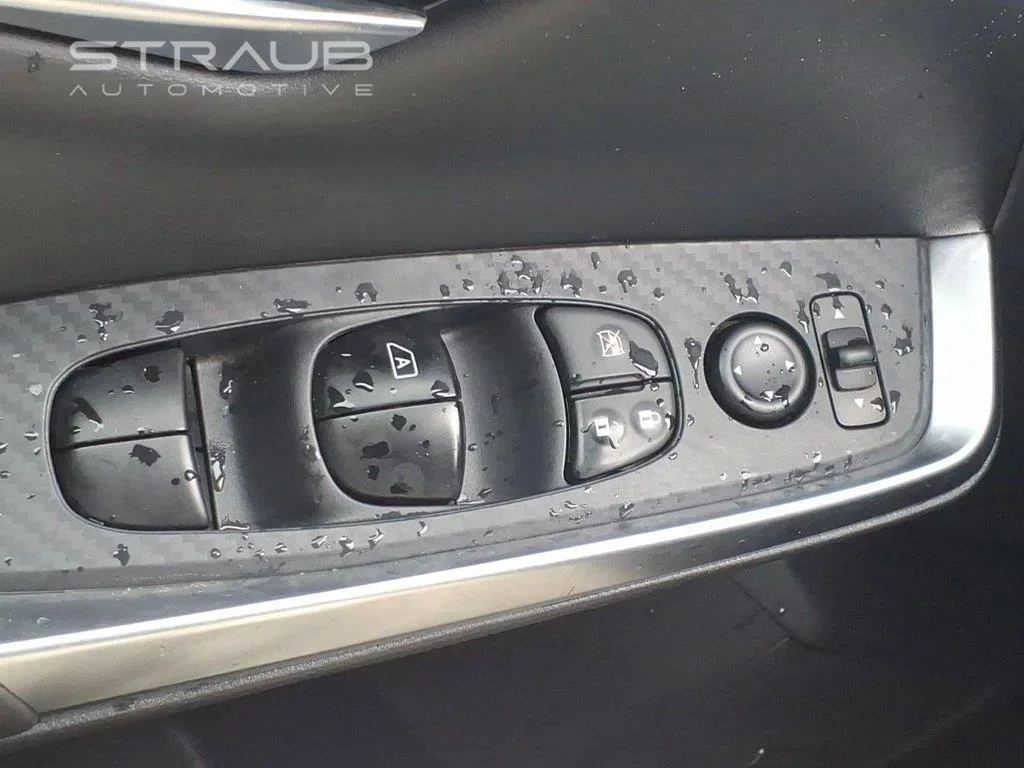 Used 2025 Electric Blue Metallic/Super Black Nissan SR image 34