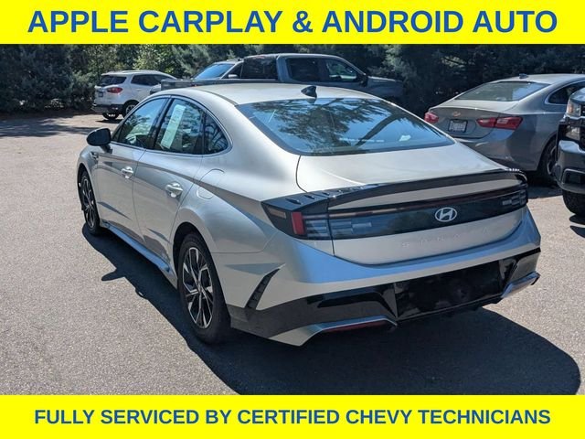 Used 2025 Silver Hyundai SEL image 8