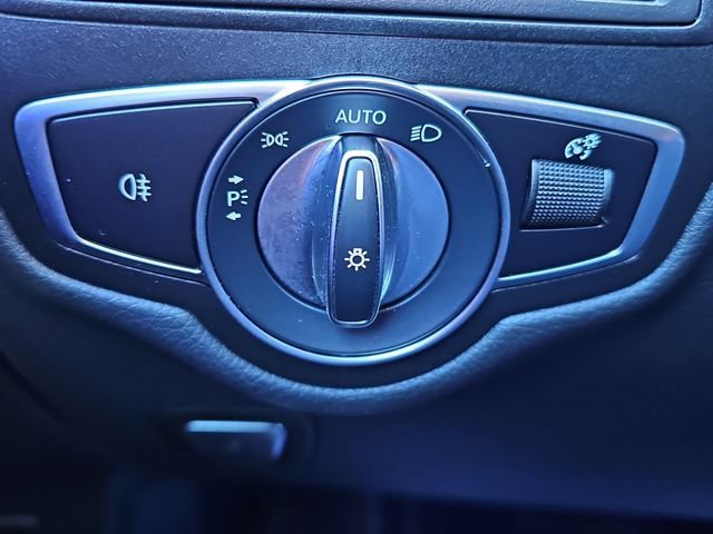 Used 2022 Gray Mercedes-Benz GLC 300 image 18