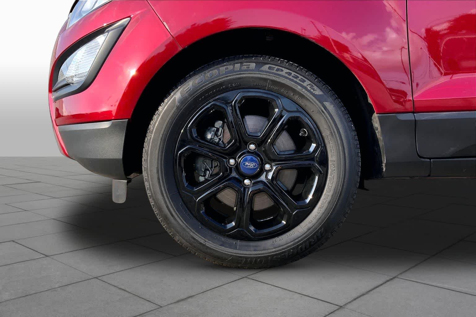 Used 2021 Ruby Red Metallic Tinted Clearcoat Ford SE image 11
