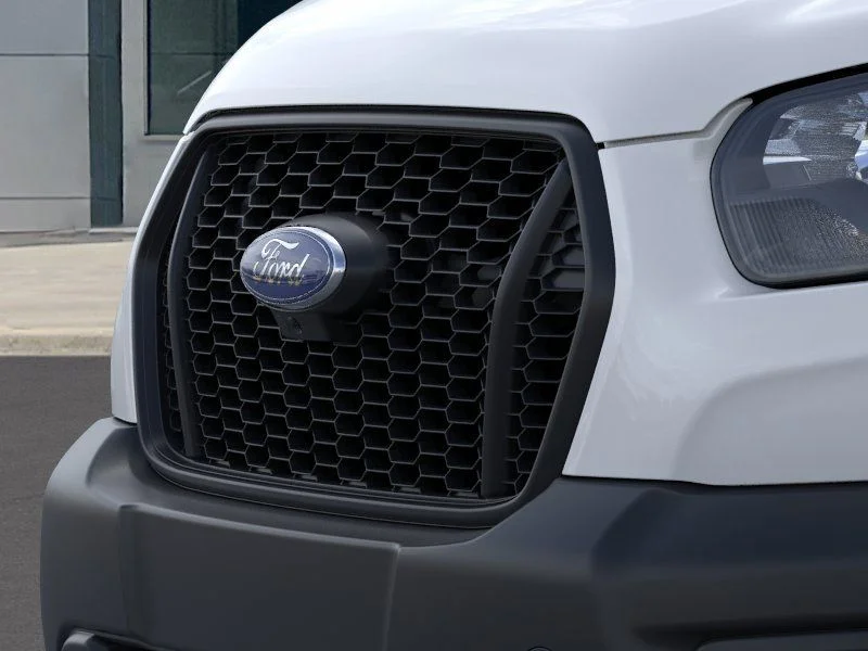 Used 2025 Oxford White Ford Base image 17