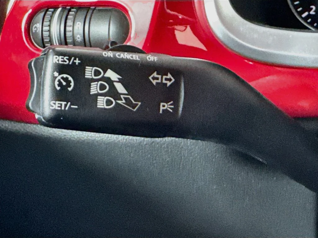 Used 2012 Red Volkswagen 2.5L image 12