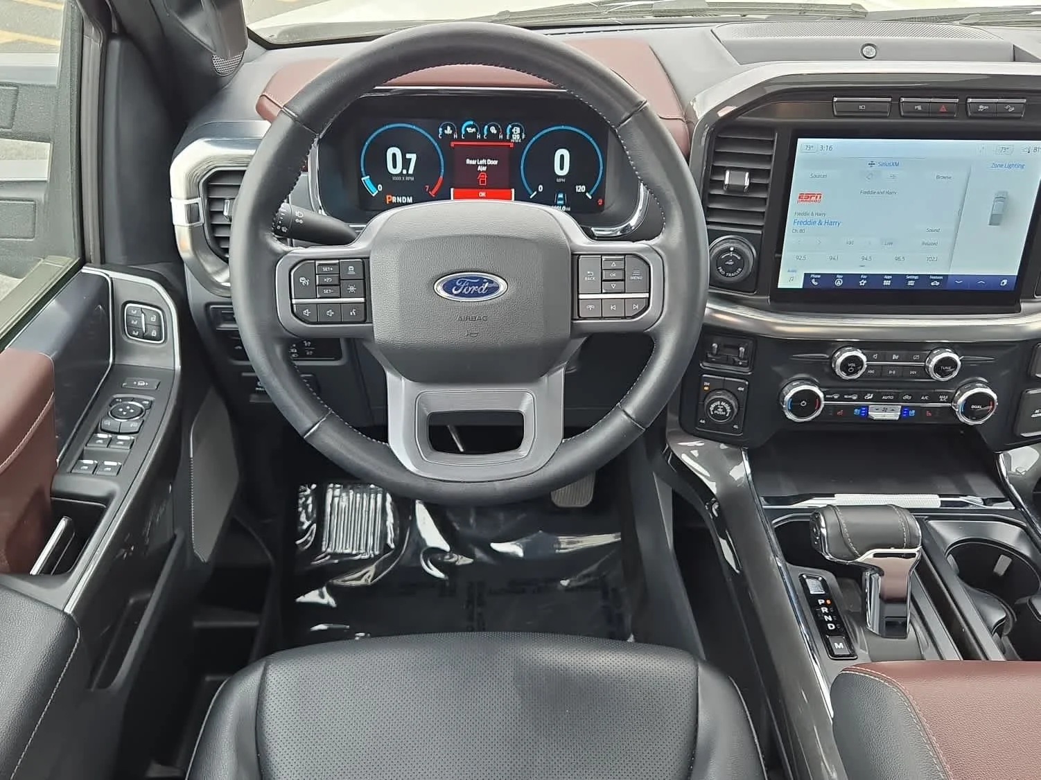 Certified Used 2023 Oxford White Ford LARIAT image 8