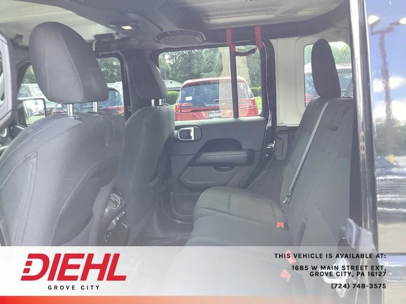 Used 2018 Black Jeep Unlimited Sahara image 12