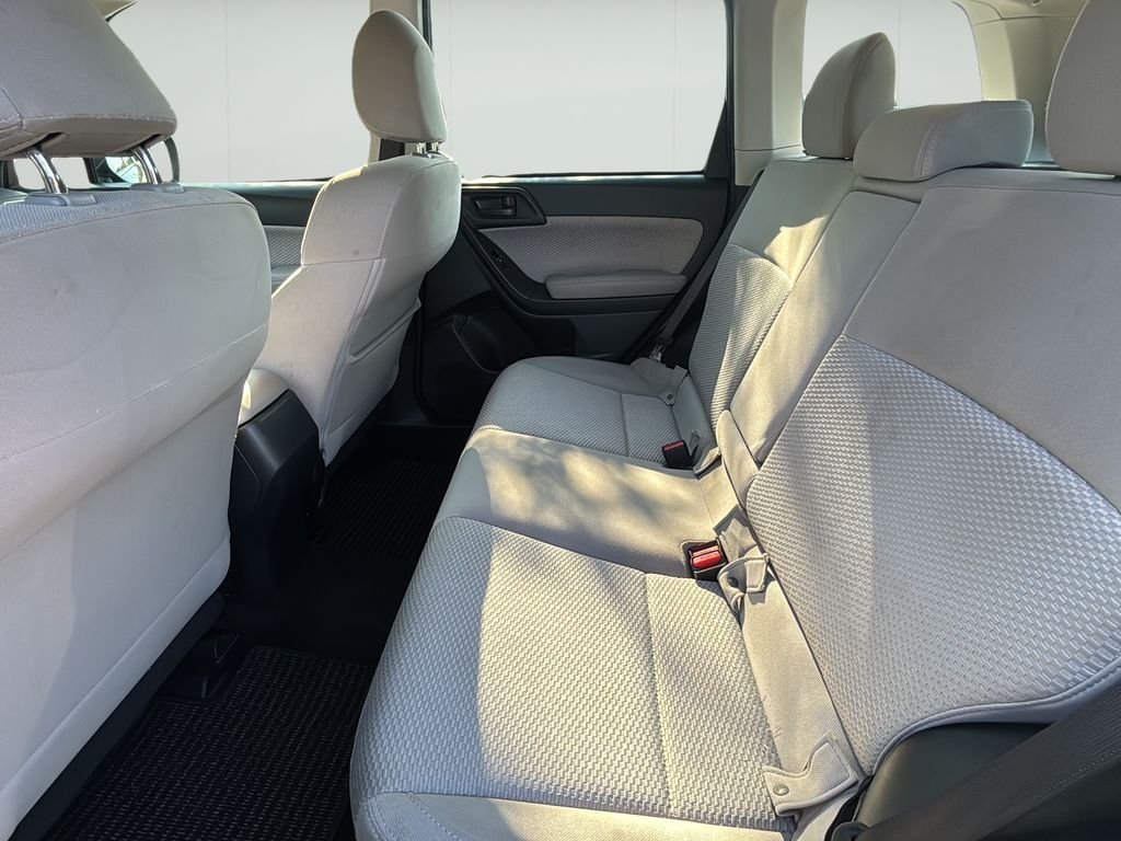 Used 2018 Quartz Blue Pearl Subaru 2.5i Premium image 21