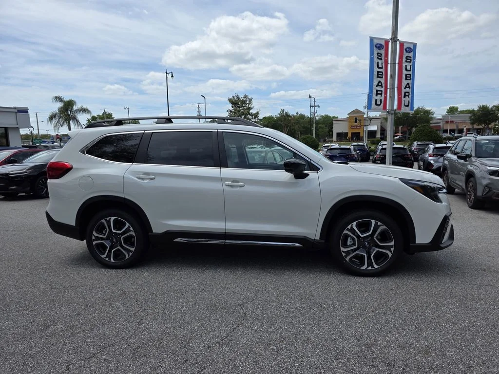New 2026 CRYSTAL WHITE PEARL Subaru Limited 7-Passenger image 2