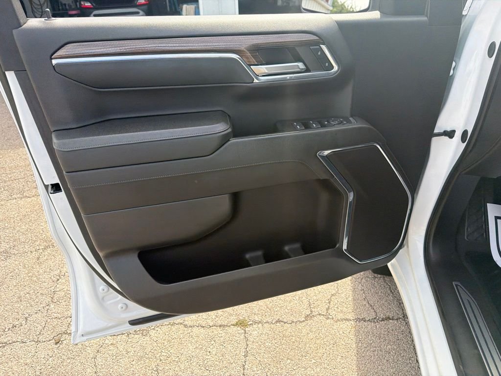 Used 2024 White Chevrolet LT image 14