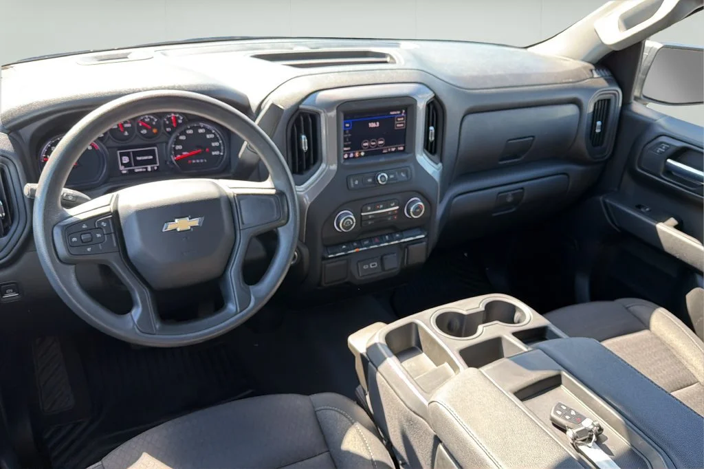 Used 2023 STERLING GRAY METALLIC Chevrolet Custom image 21