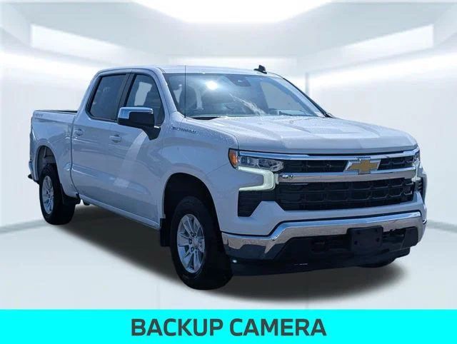 Used 2025 White Chevrolet LT image 8