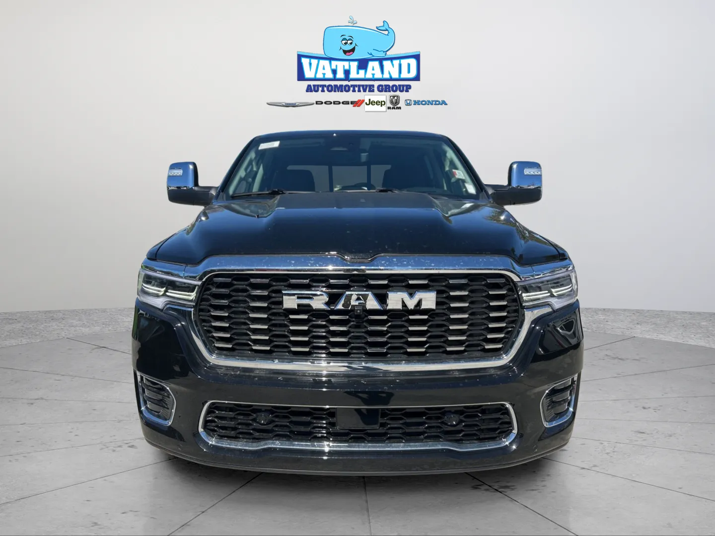 New 2026 Diamond Black Crystal Pearl-Coat Exterior Paint RAM Tungsten image 2