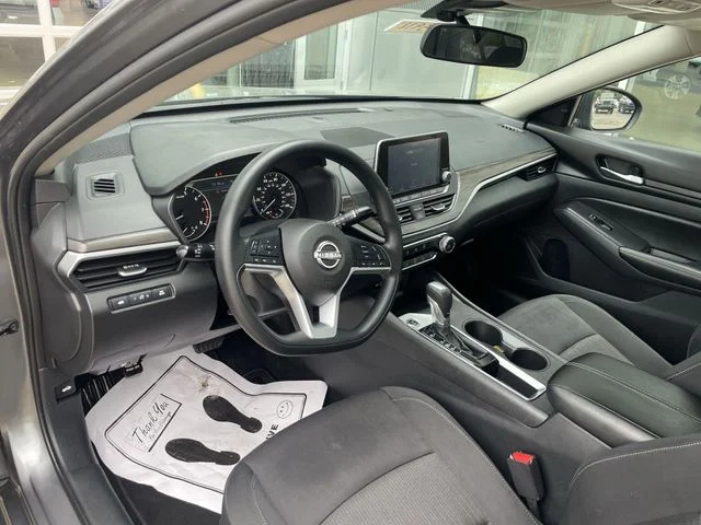 2025 Nissan Altima SV - Photo 18