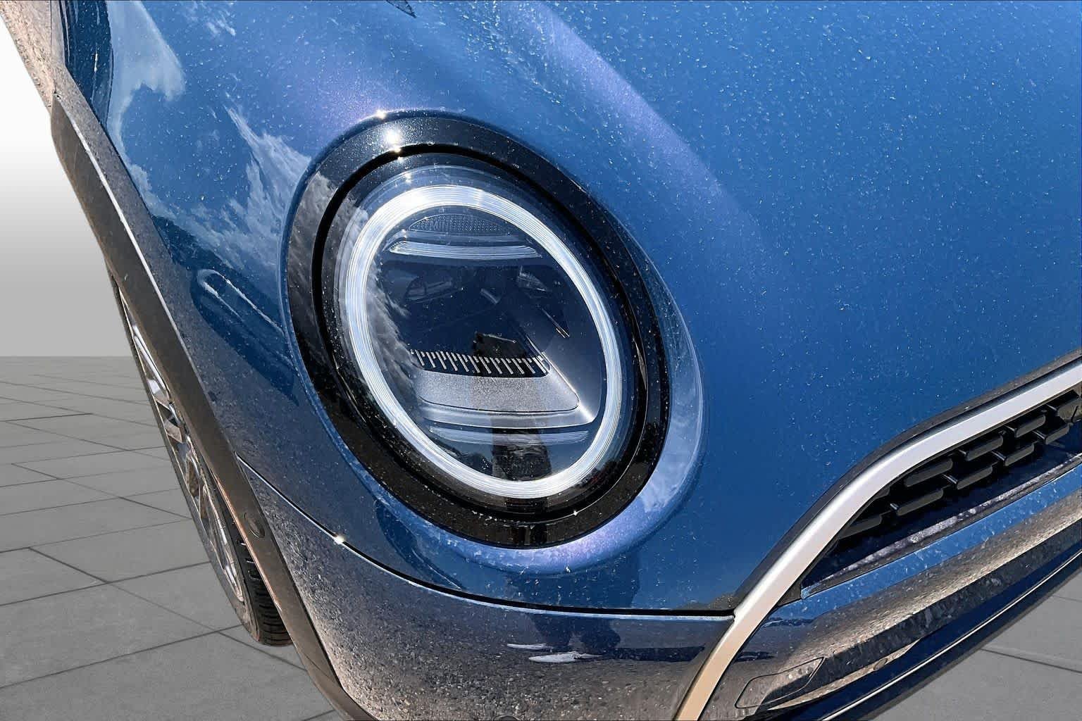 New 2026 Indigo Sunset Blue Metallic MINI Signature Plus image 12