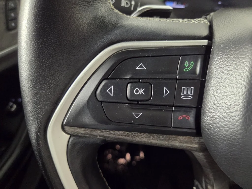 Used 2021 Silver Zynith Jeep Limited image 18