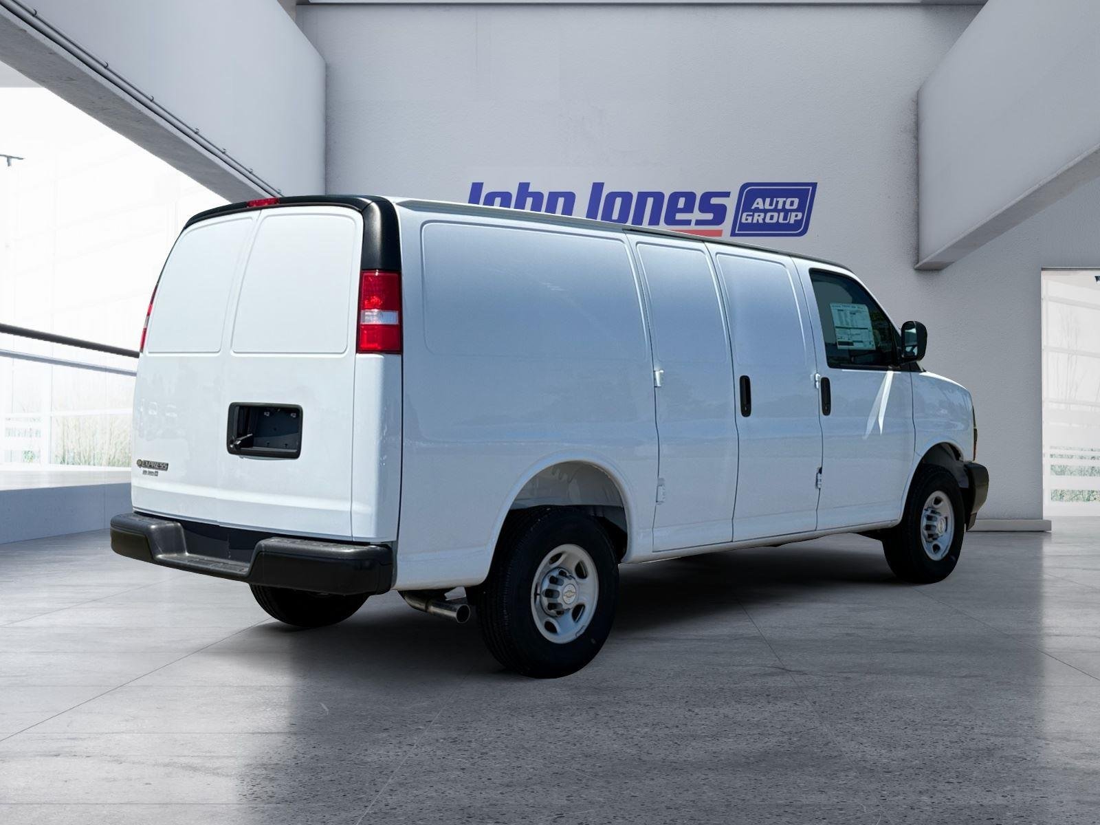 New 2026 Summit White Chevrolet 1WT image 5