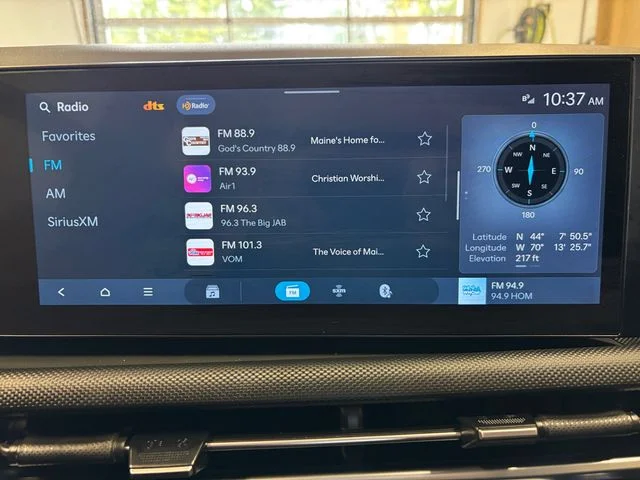Used 2025 Blue Hyundai SE image 19