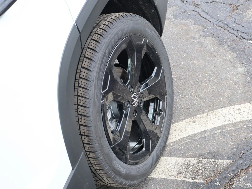 New 2026 White Volkswagen 1.5T SE Black image 36