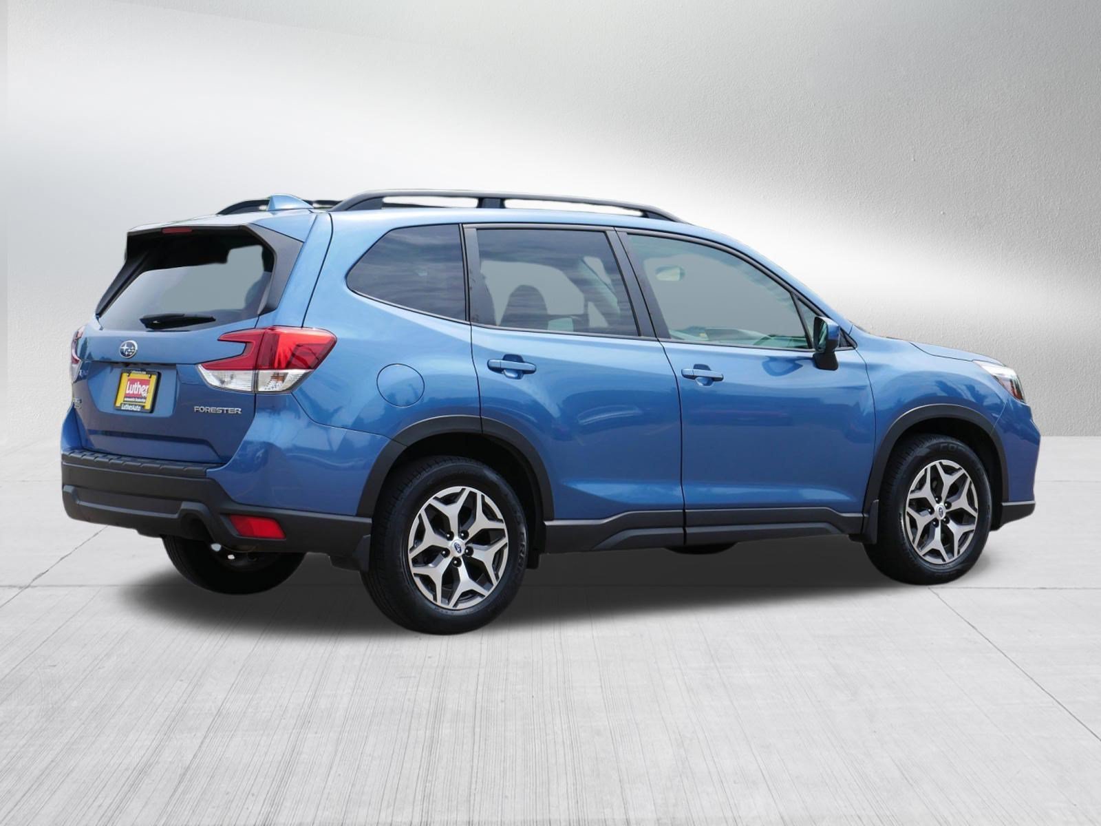 Used 2019 Horizon Blue Pearl Subaru Premium image 7
