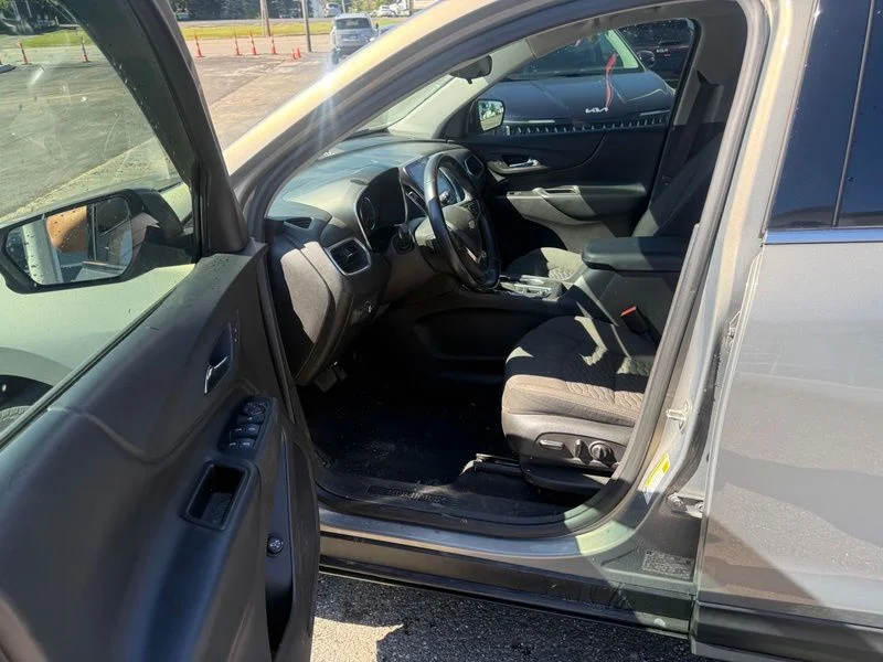 Used 2018 Gray Chevrolet LT image 8