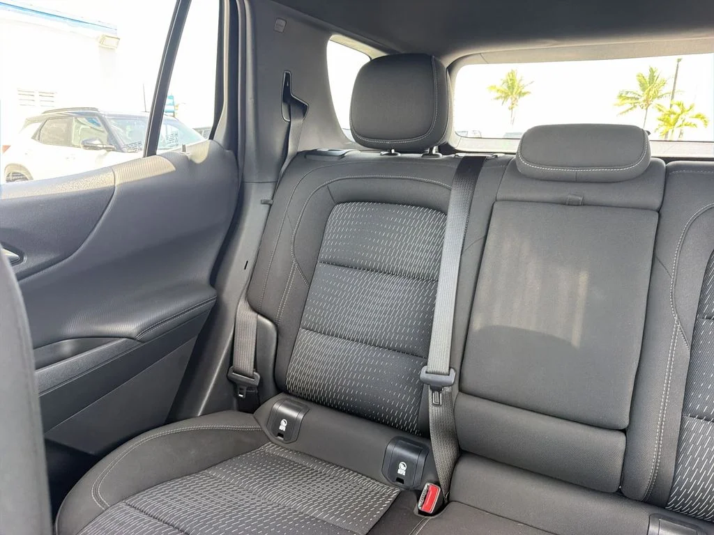Used 2025 White Chevrolet LT image 12
