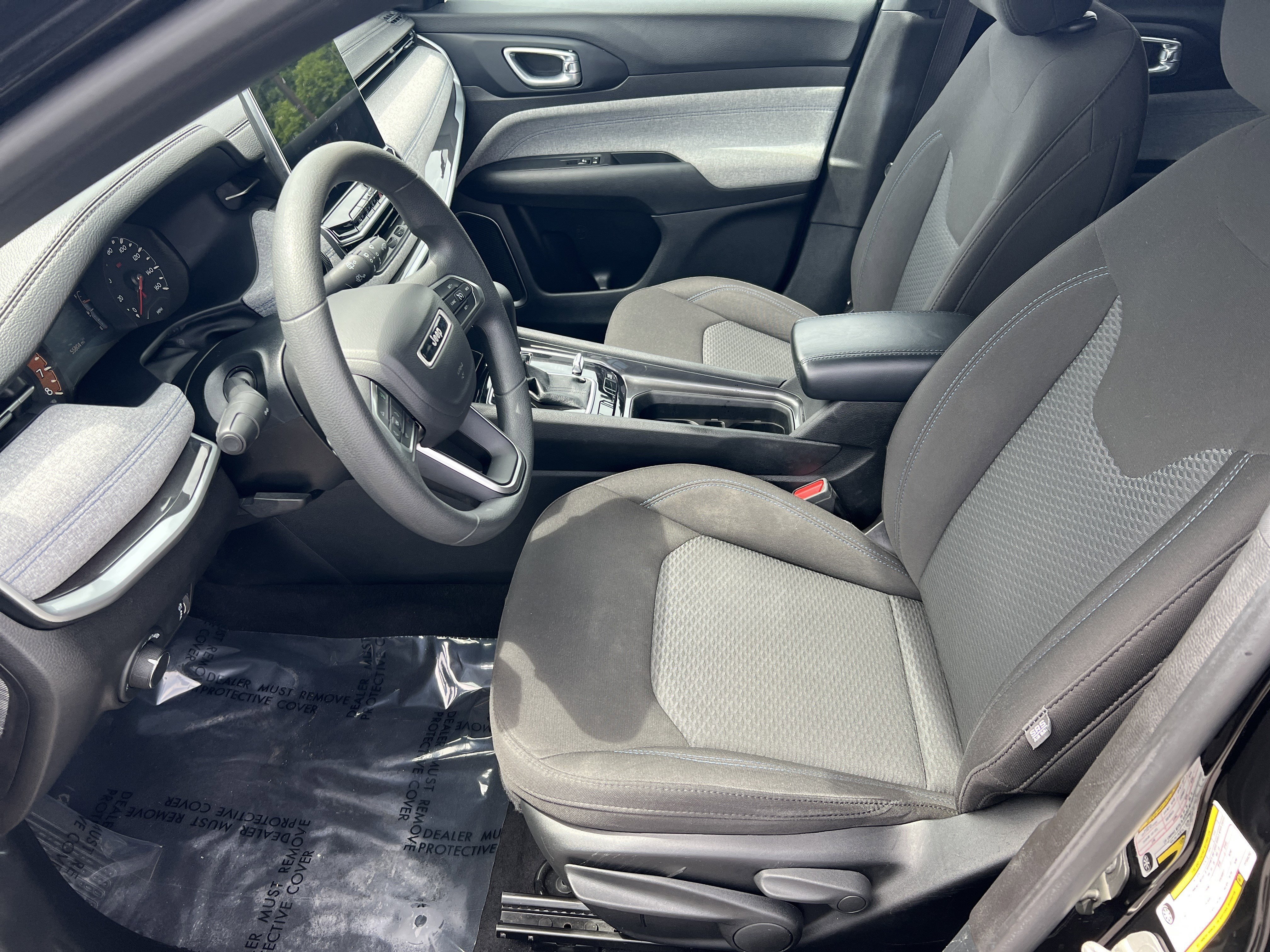 Used 2023 Diamond Black Crystal Pearlcoat Jeep Sport image 9