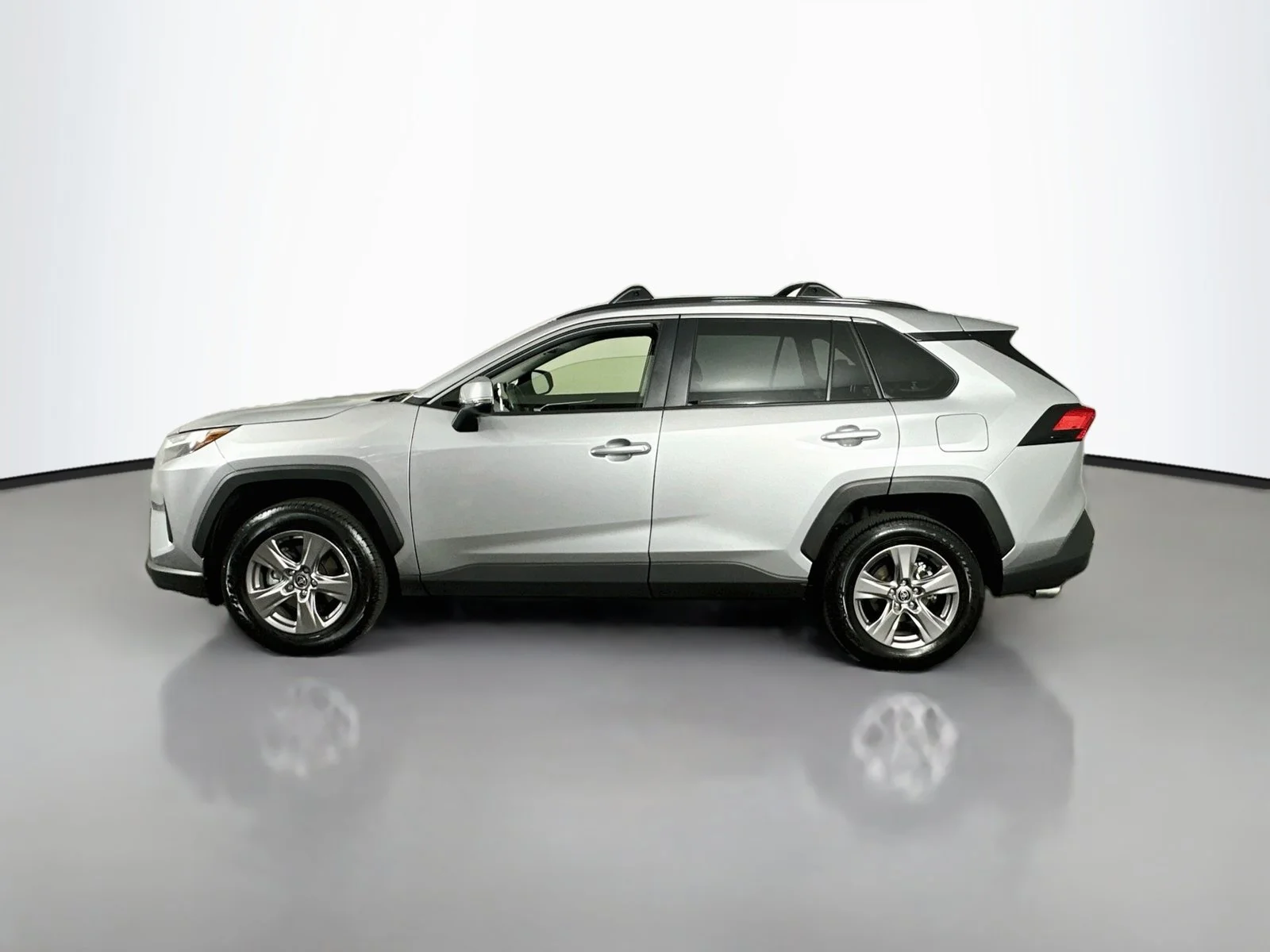 Used 2025 Silver Toyota LE image 4