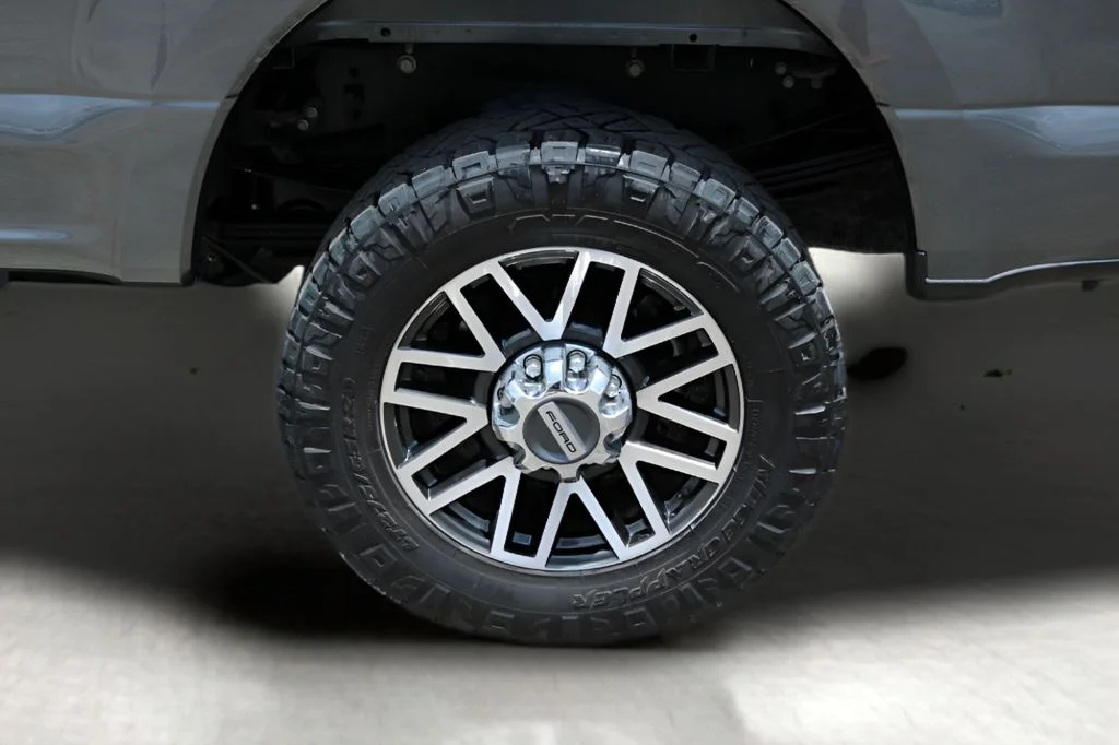 Used 2019 Gray Ford Lariat image 9