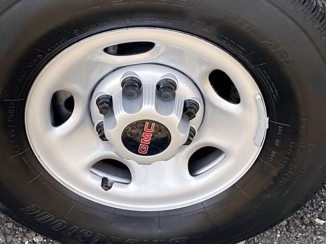 Used 2025 White GMC Work Van image 25