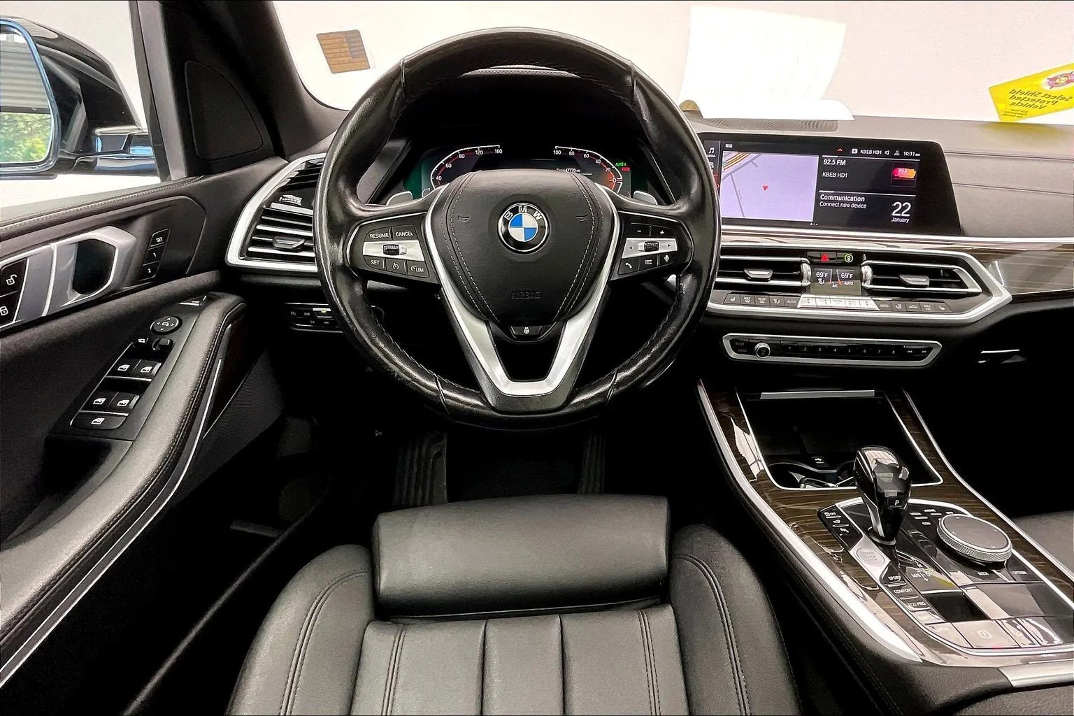 Used 2021 Arctic Gray Metallic BMW xDrive40i image 4