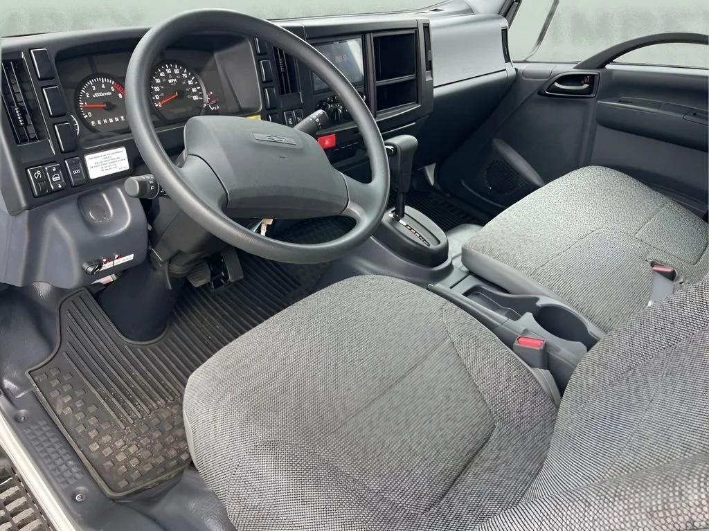 Used 2024 Arc White Chevrolet 1WT image 13