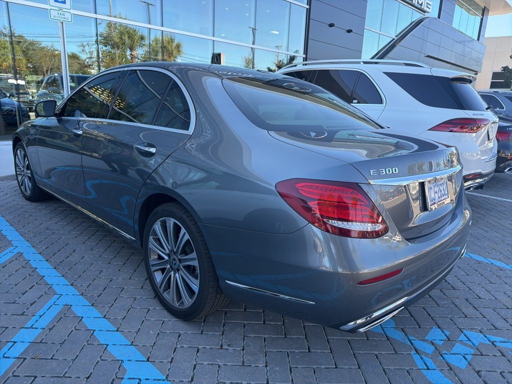 2019 Mercedes Benz E 300 Sedan photo 4