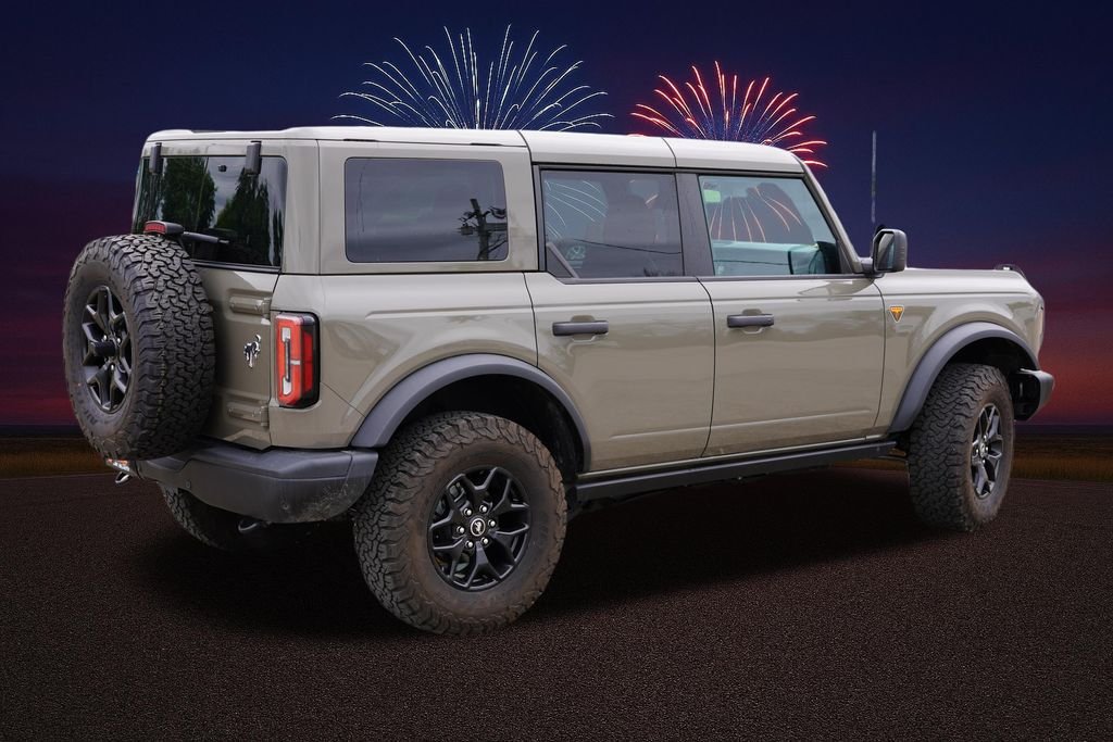 Used 2025 Gray Ford Badlands image 6