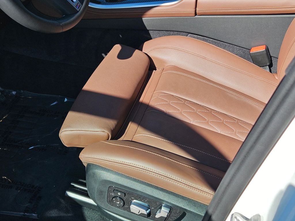 Certified Used 2026 Mineral White Metallic BMW M60i image 47