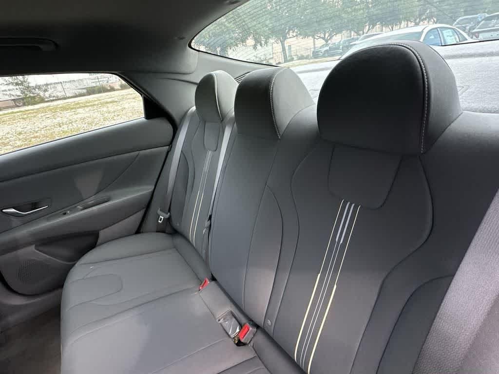 2026 Hyundai Elantra SEL Sport - Photo 13