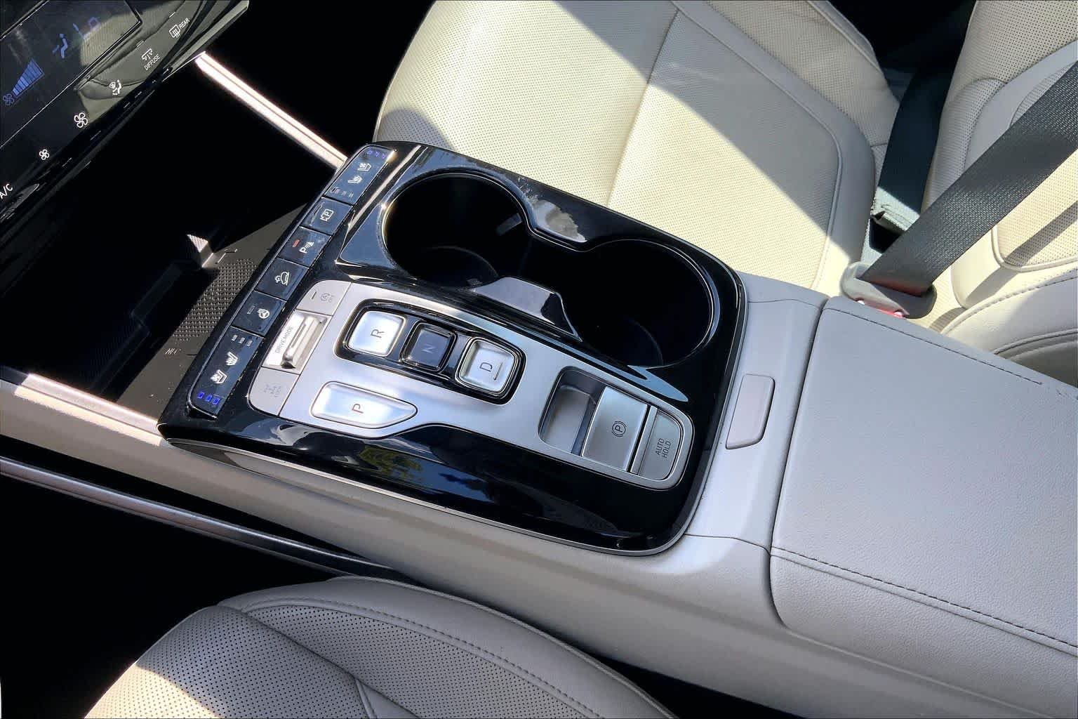 Used 2024 Black Pearl Hyundai Limited image 17