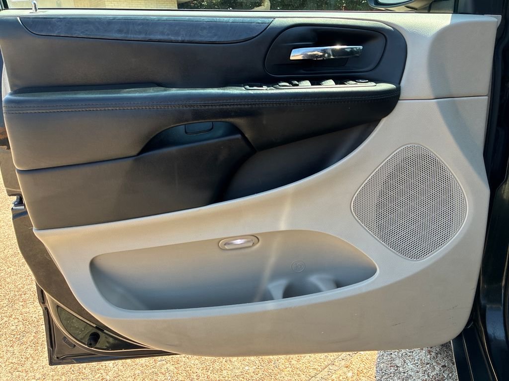 Used 2017 Black Dodge SE image 24