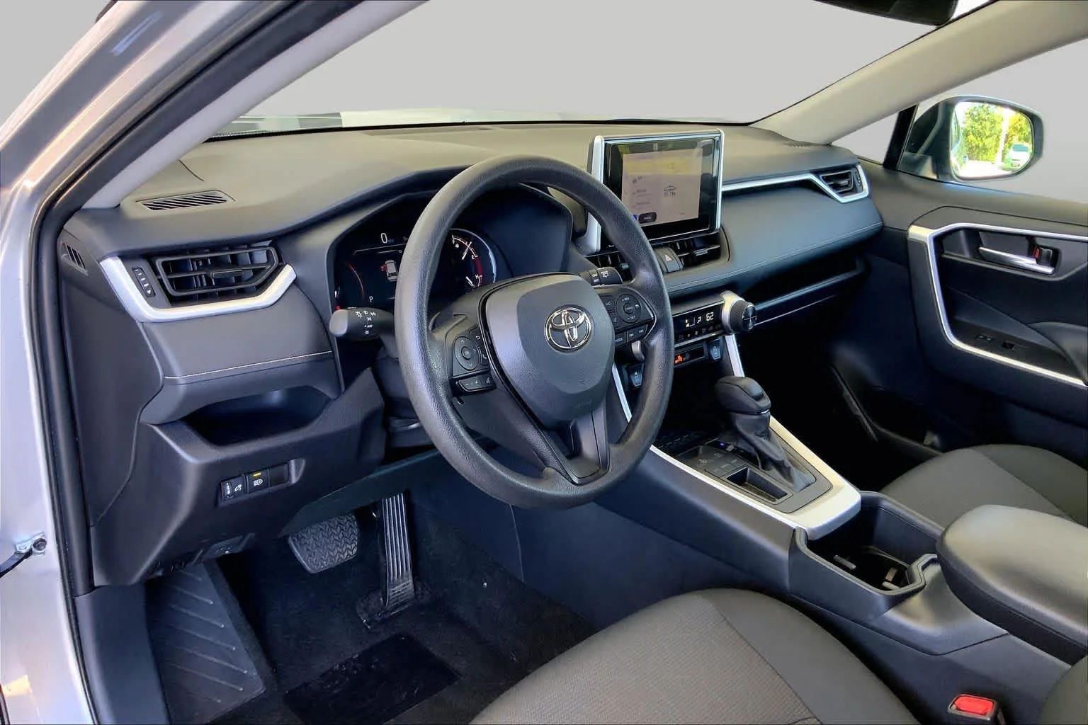 Used 2025 Silver Sky Metallic Toyota XLE image 17