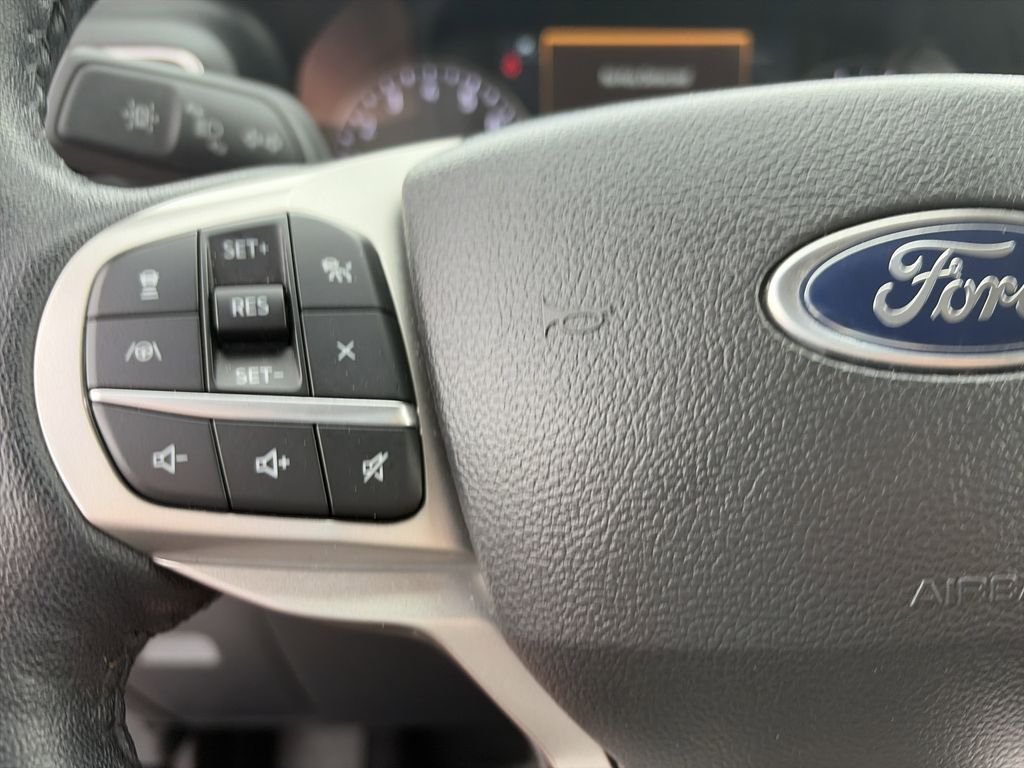 Used 2023 Red Ford Limited image 21