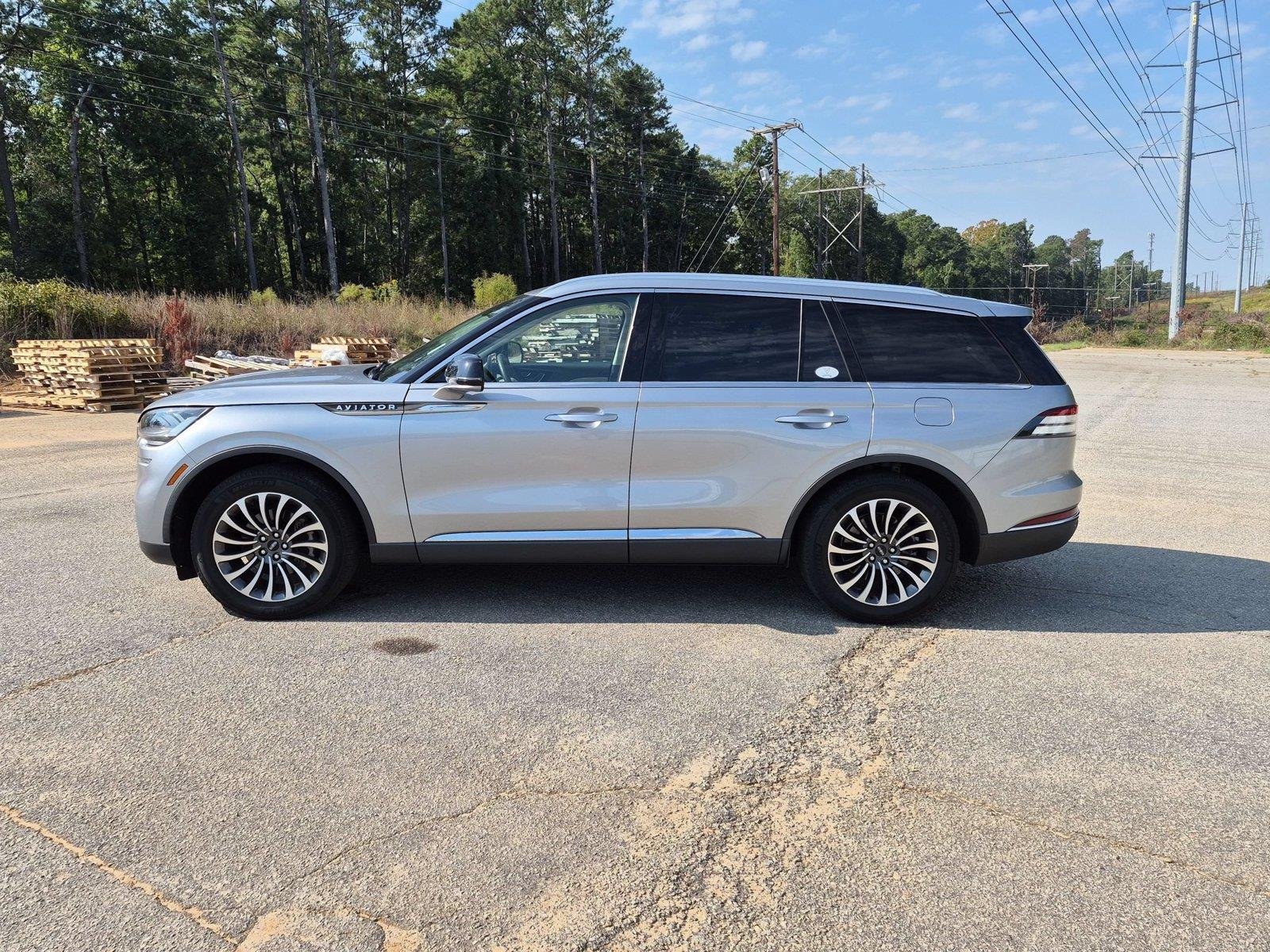 Used 2023 Silver Radiance Metallic Lincoln Standard image 2