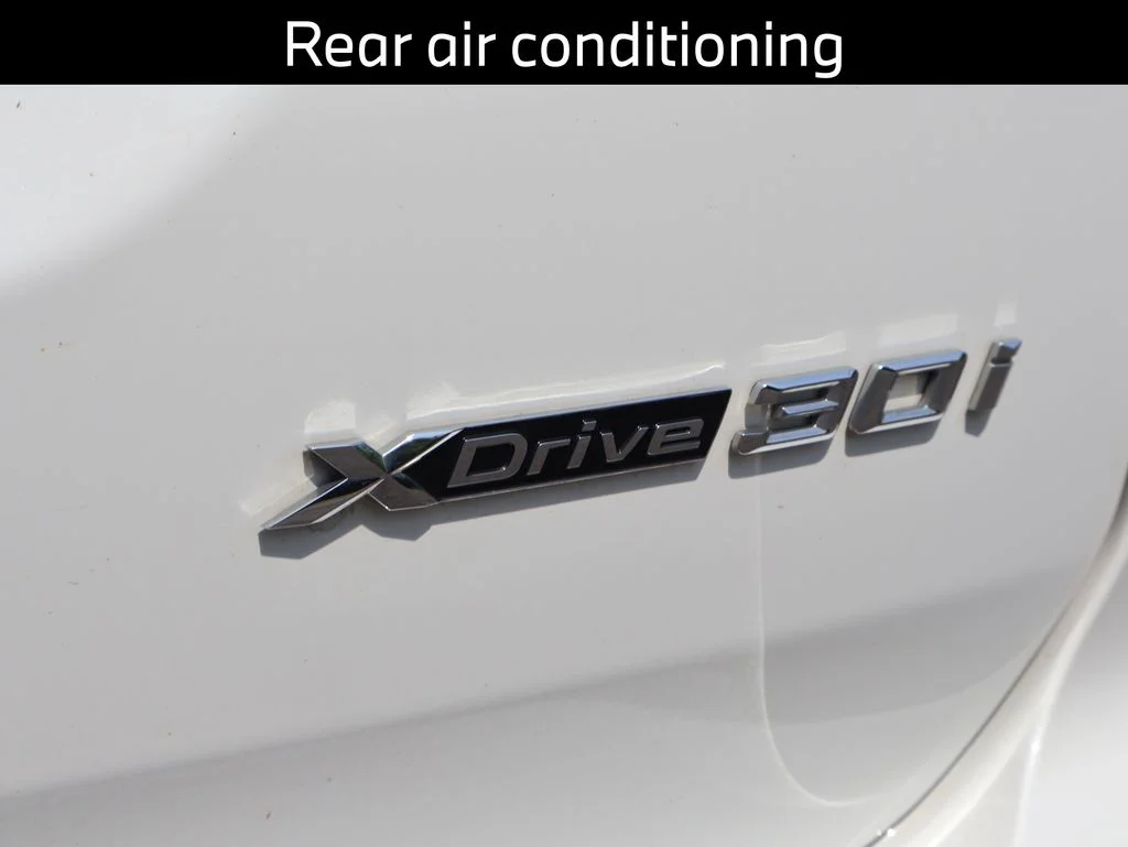 Used 2023 White BMW xDrive30i image 10