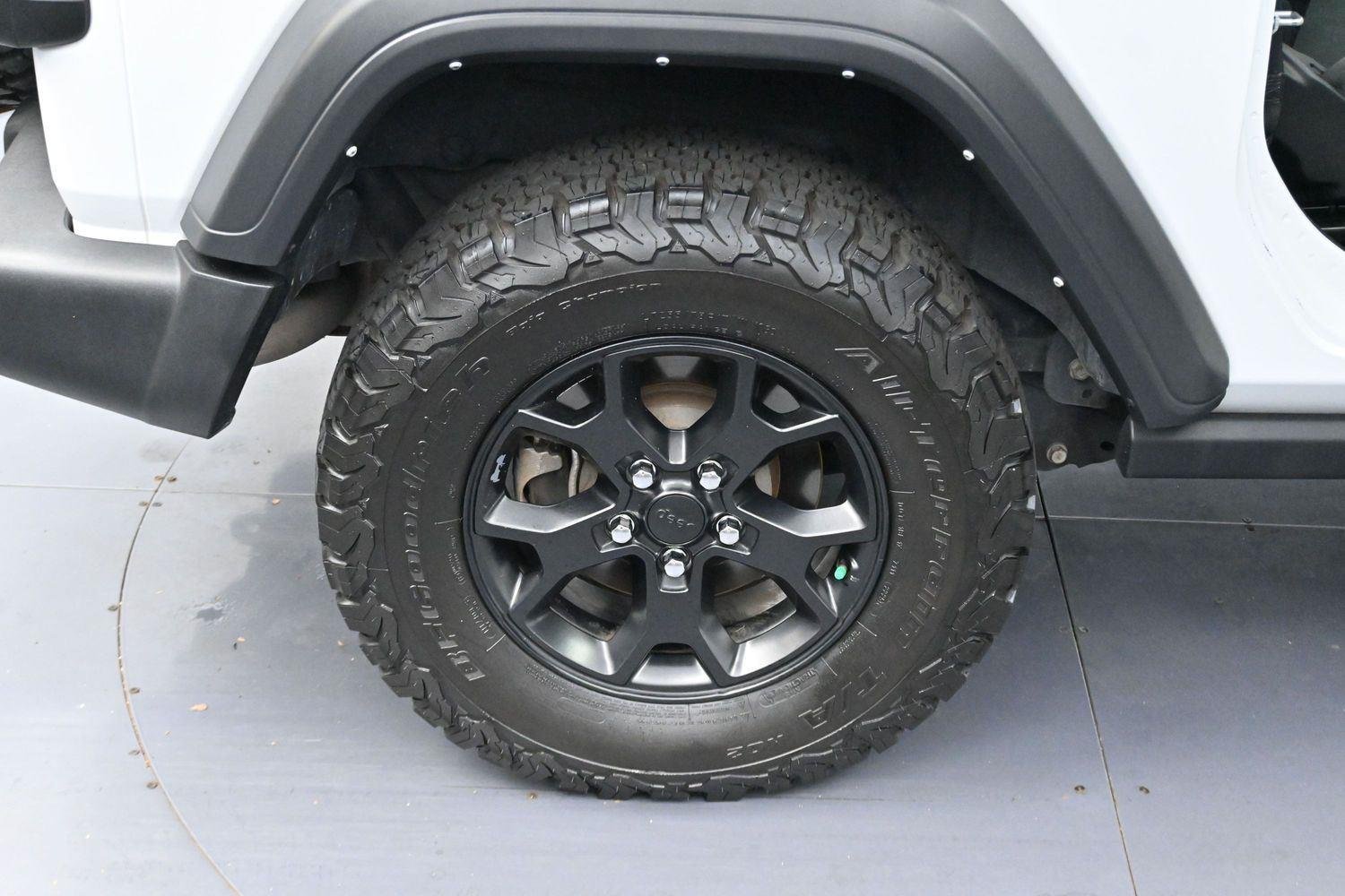 Used 2022 Bright White Clearcoat Jeep Willys image 33