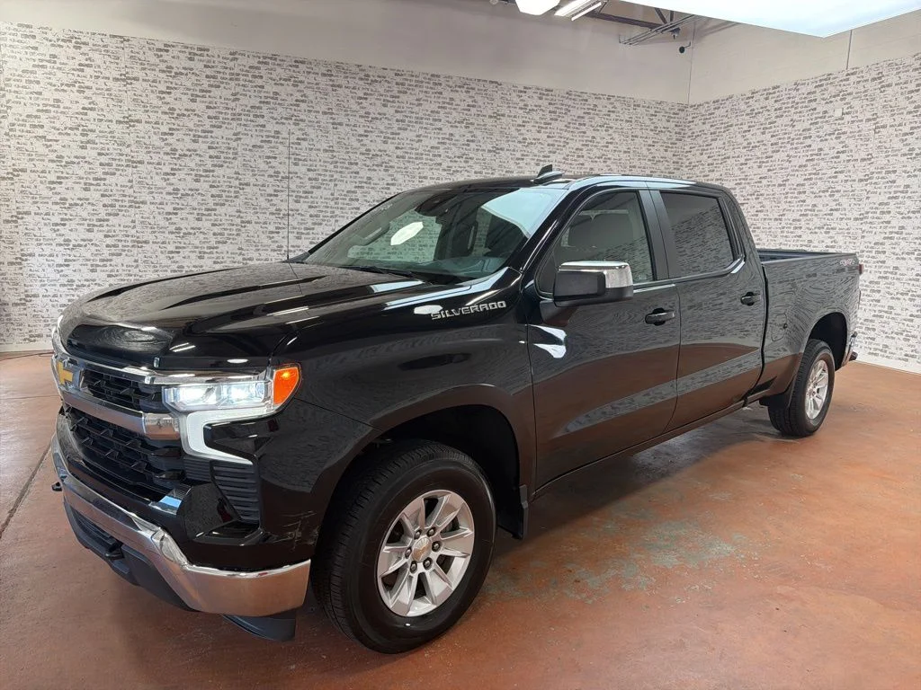 Used 2023 Black Chevrolet LT image 3
