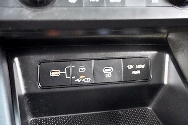 Used 2025 Black Hyundai SE image 28