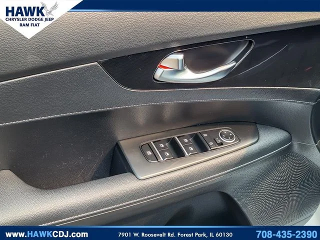 Used 2024 White Kia GT-Line image 13