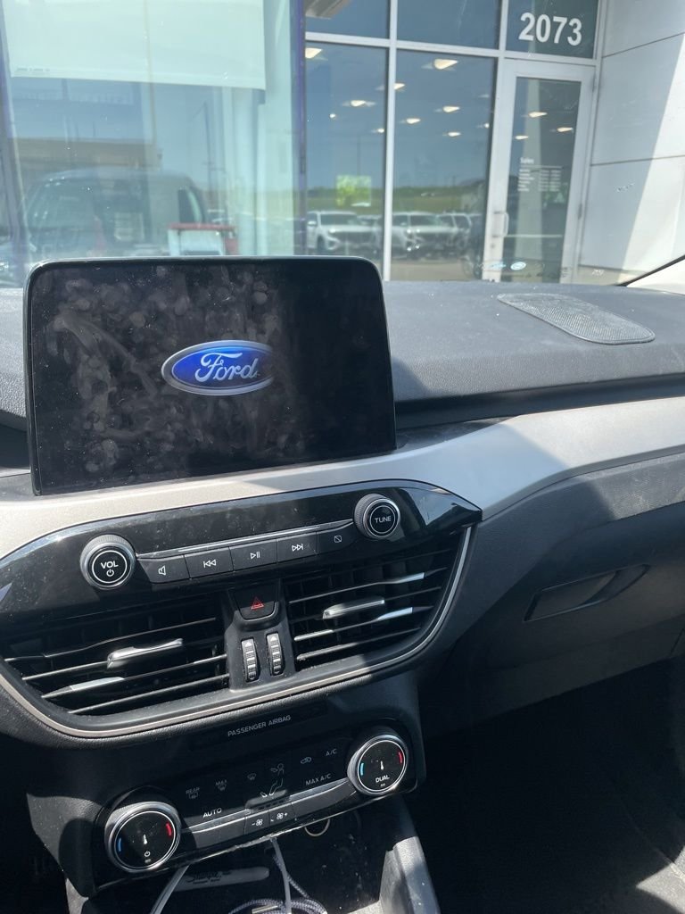 Used 2022 Gray Ford SE image 7